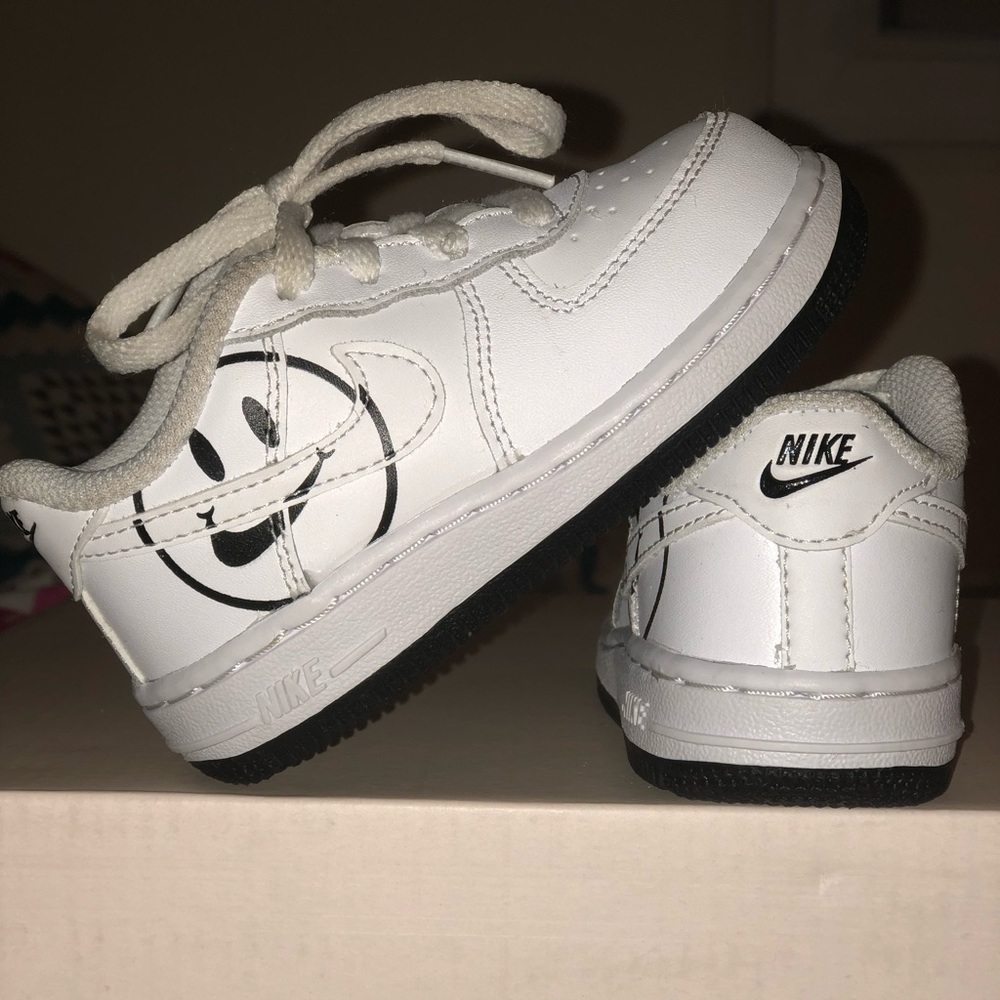 Nike Have A Nice Day white/white/black sneakers